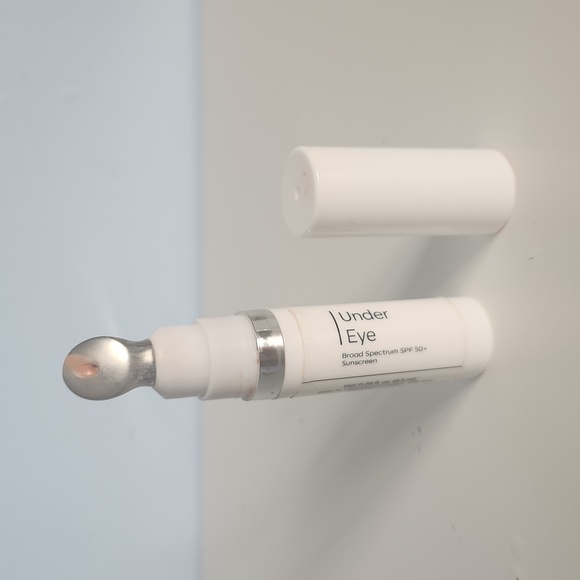 skin E Skincare Skin E Under Tinted Eye Cream With Spf 5 Poshmark